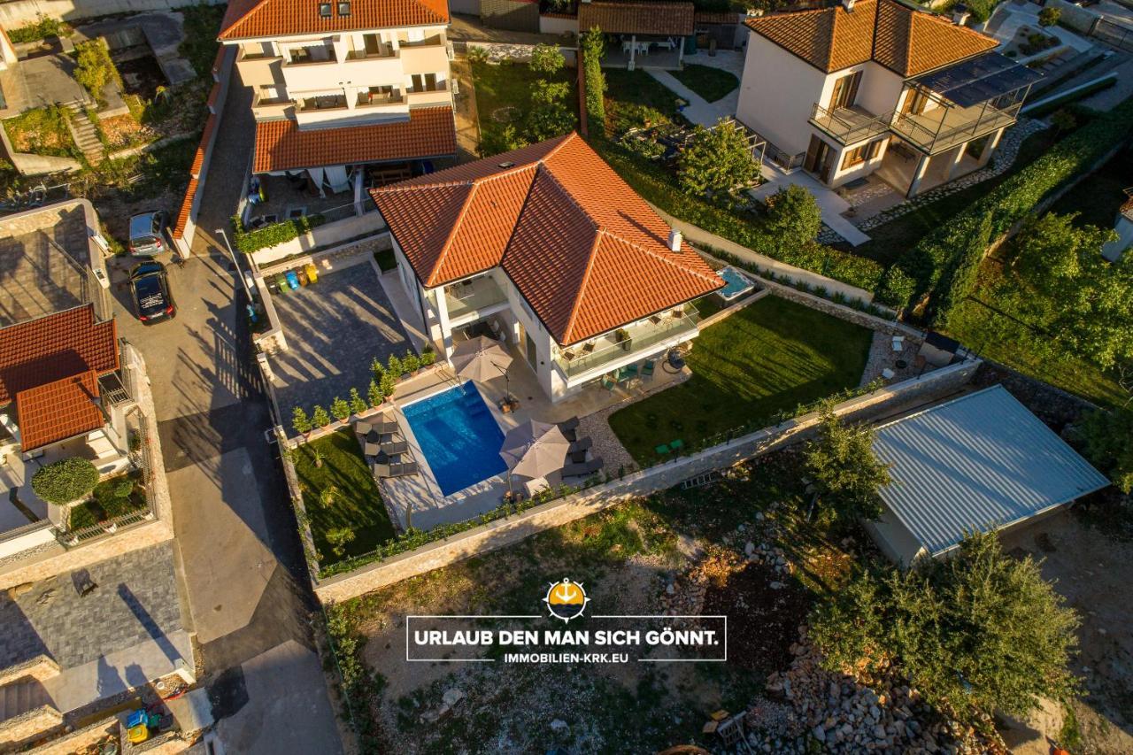 Villa Richard Malinska Exteriör bild