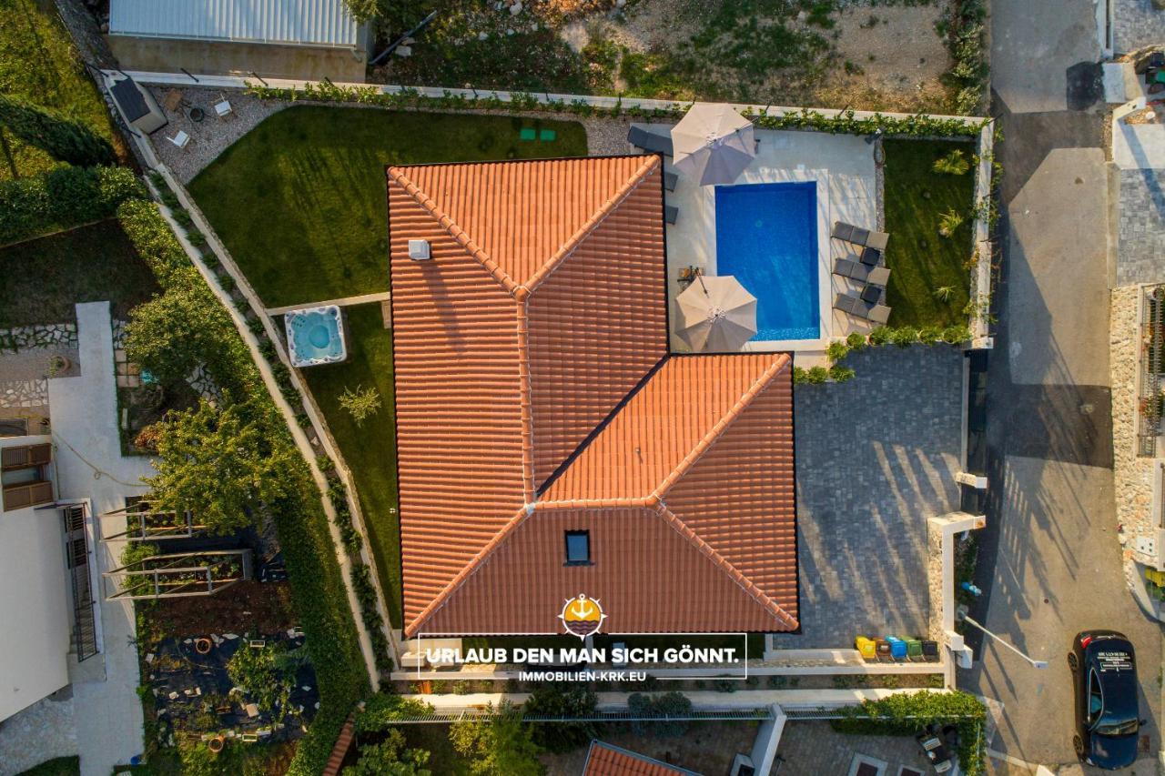 Villa Richard Malinska Exteriör bild